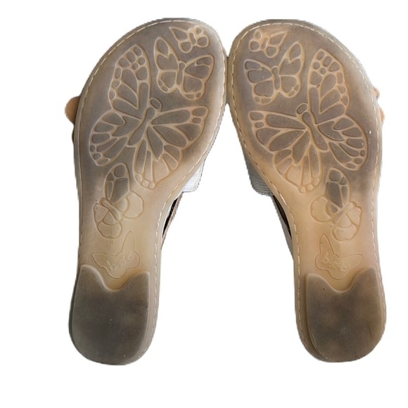 Sz8 BOC Tan wide strap flat sandals with a flower embellishment EUC - Picture 8 of 10